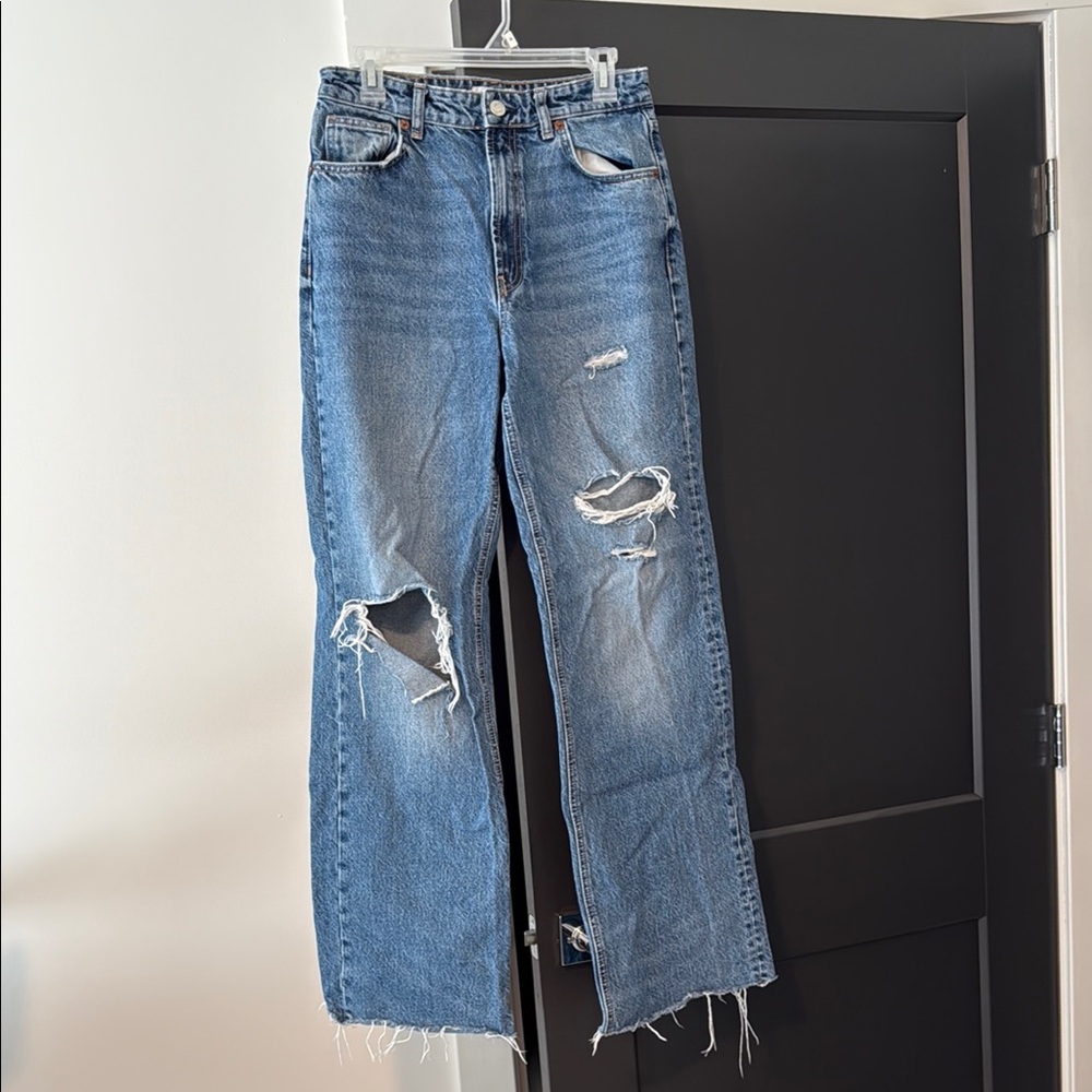 Zara Women's Blue Distressed Jeans - 6